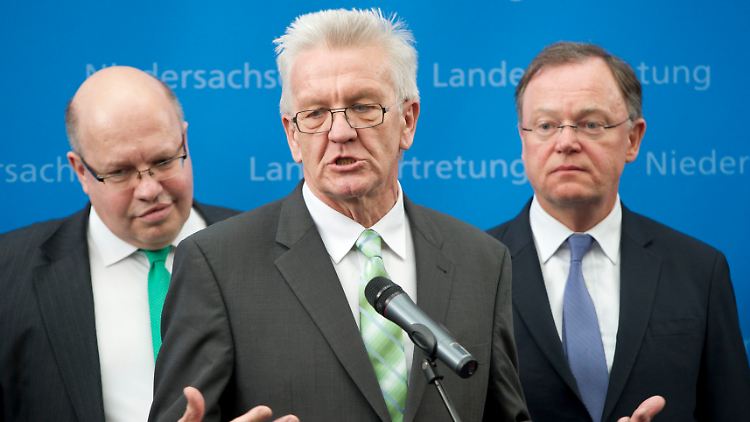 Signalisierte immerhin mehr Offenheit bei der Standortfrage als seine Vorgänger: Baden-Württembergs Ministerpräsident Kretschmann (Mitte).