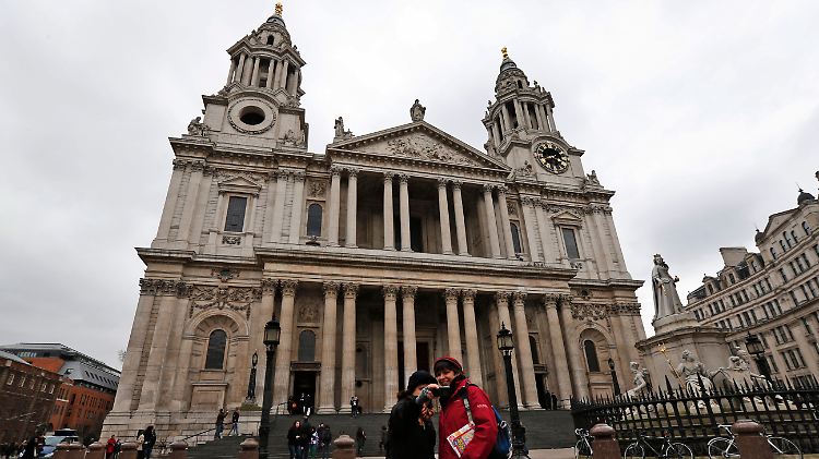 In St. Paul's Cathedral findet die Trauerfeier für Thatcher statt.