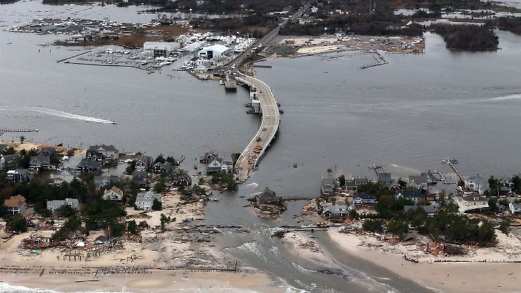 "Sandy" hatte enorme Schäden angerichtet, so wie hier in Mantoloking, New Jersey (Bild vom 31. Oktober 2012).