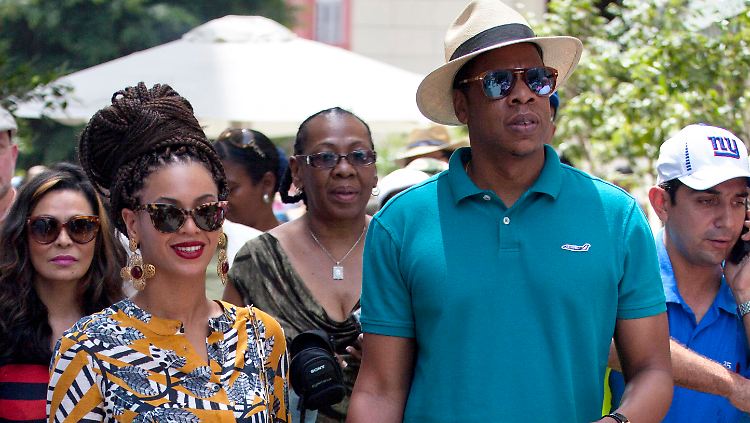 Beyonce und Jay-Z bei ihrem Rundgang durch Havanna, der viel Wirbel verursachte.