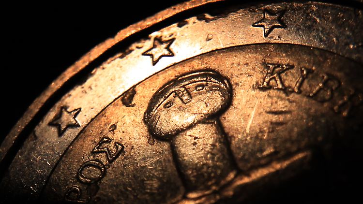 Eine zypriotische Zwei-Euro. Die Euro-Finanzminister wollen sich in Dublin auf das - nun im Detail ausgearbeitete - Hilfsprogramm für Zypern einigen.
