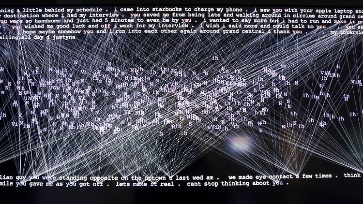 "Missed Connections" ist Teil einer Installation "The Public Private" in der "Anna-Maria and Stephen Kellen Gallery" in New York.