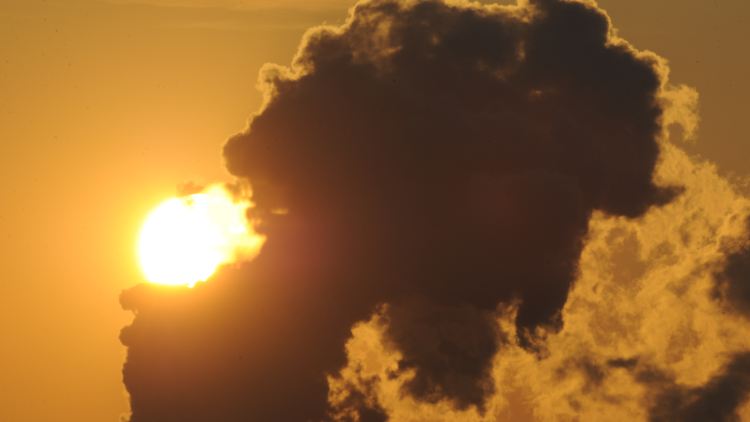 Neue Verfahren sollen die CO2-Bilanz der Kunststoffproduktion spürbar senken.