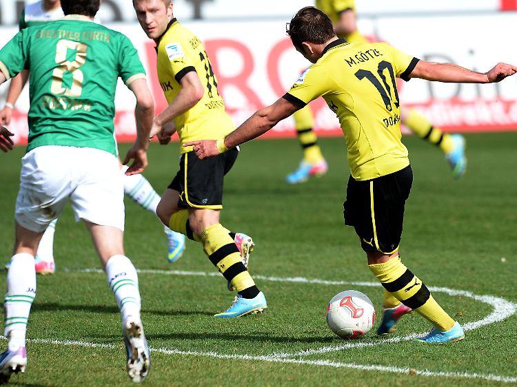 Mario Götze war zu gut für Fürth - und anders als in der Champions League endlich wieder treffsicher.