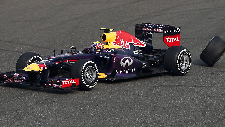 Als aus Mark Webbers Red Bull ein Dreirad wurde, war das Rennen in Shanghai für ihn beendet - der Ärger aber noch nicht vorbei.