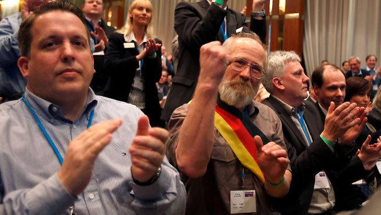 1400 AfD-Mitglieder kamen zur Gründung nach Berlin.