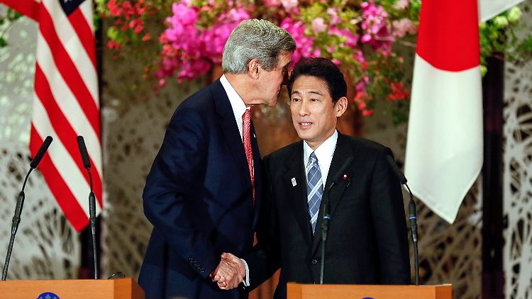 Der US-Außenminister John Kerry bei einer Pressekonferenz mit seinem japanischen Kollegen Fumio Kishida.