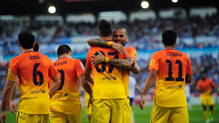 Leicht und locker: der FC Barcelona feiert bei Real Saragossa.