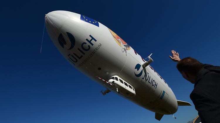 Der Zeppelin NT ist zu seiner elfwöchigen Forschungsreise nach Finnland abgehoben.
