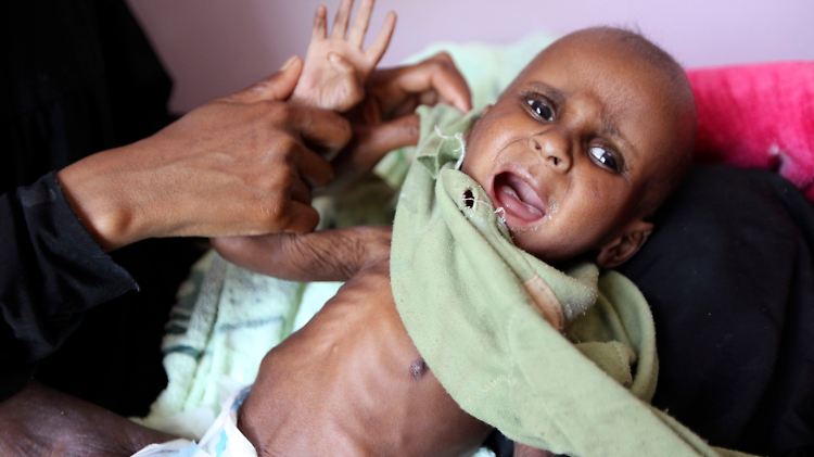 2013-04-15T140832Z_01_SAN03_RTRMDNP_3_YEMEN.JPG1514058082654367466.jpg