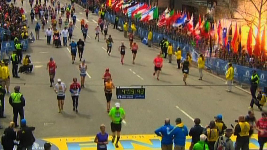 2013-04-15T233006Z_01_TOR803_RTRMDNP_3_USA-BOSTON-MARATHON-BLAST.JPG4607675351827678838.jpg