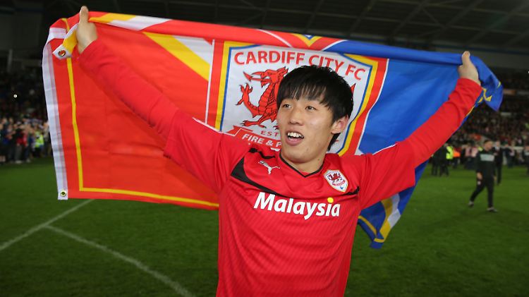 Cardiffs Koreaner: Kim Bo-Kyung feiert nach dem remis gegen Charlton.