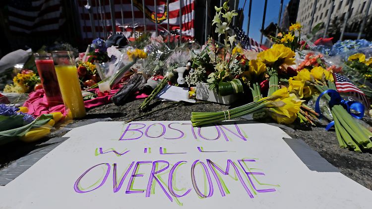 "Boston steht das durch", heißt es auf diesem Plakat.
