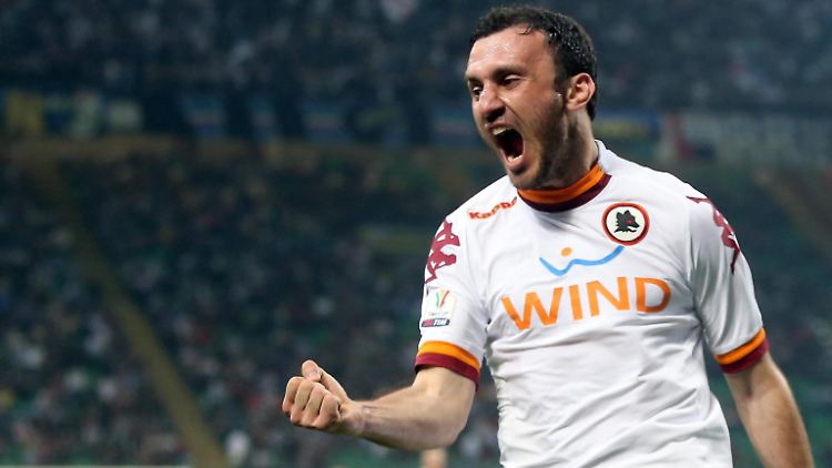 Jubel nach der Entscheidung: Lazios griechischer Verteidiger Vasilios Torosidis kann seine Freude nicht verbergen. Will er wahrscheinlich auch gar nicht.