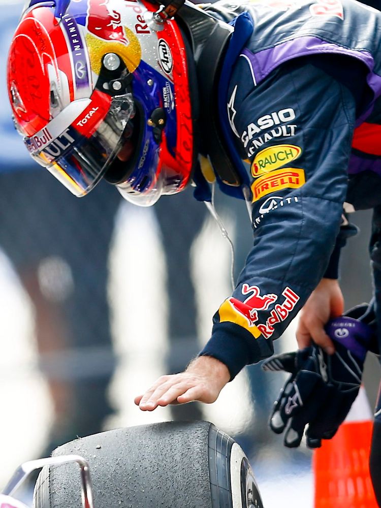 In den Kurven ist Vettels Red Bull richtig schnell - das bekommt den neuen Reifen nicht.