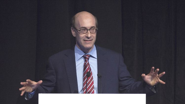 Die Staaten müssen jetzt viel Geld ausgeben, fordert Kenneth Rogoff.