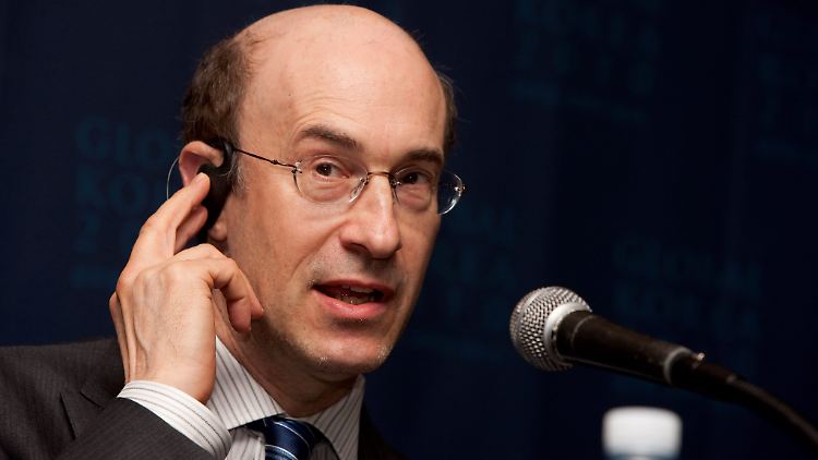 Starökonom Kenneth Rogoff ist nicht taub auf dem Ohr. Er muss die Falschrechnung eingestehen und will selber noch mal nachrechnen.
