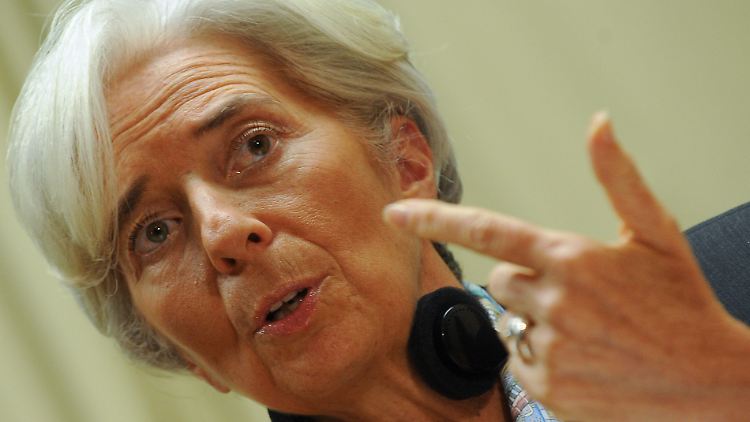 "Sie bewegen sich sehr in unbekannten Gewässern", sagt IWF-Direktorin Lagarde zur anhaltend lockeren Geldpolitik der Notenbanken.