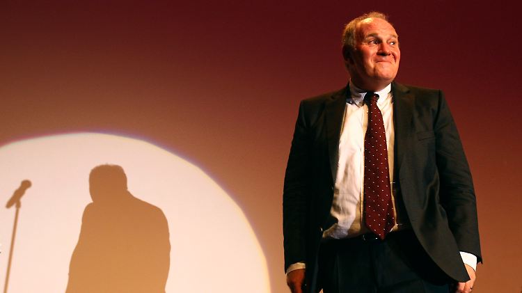 Hängt alles "mit einem Konto von mir in der Schweiz" zusammen: Uli Hoeneß.