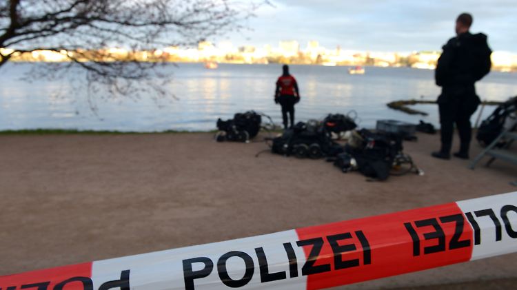 Die Suche nach dem Jugendlichen geht am frühen Morgen weiter. 