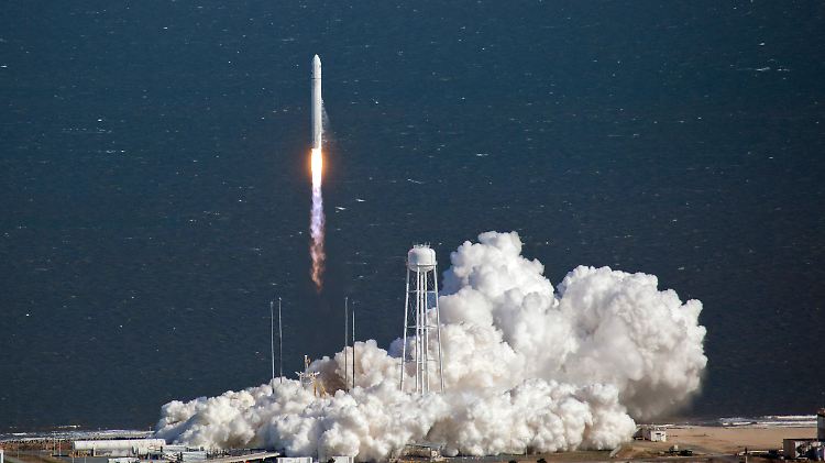 Erleichterung bei der Nasa: Nach anfänglichen Schwierigkeiten gelingt der Testflug der Trägerrakete "Antares".