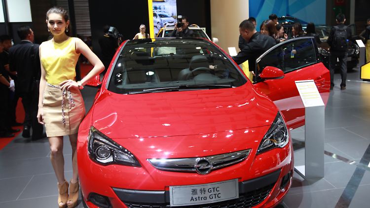 Neben dem Insignia Tourer und dem Zafira Tourer präsentiert Opel in Shanghai auch den Astra GTC.