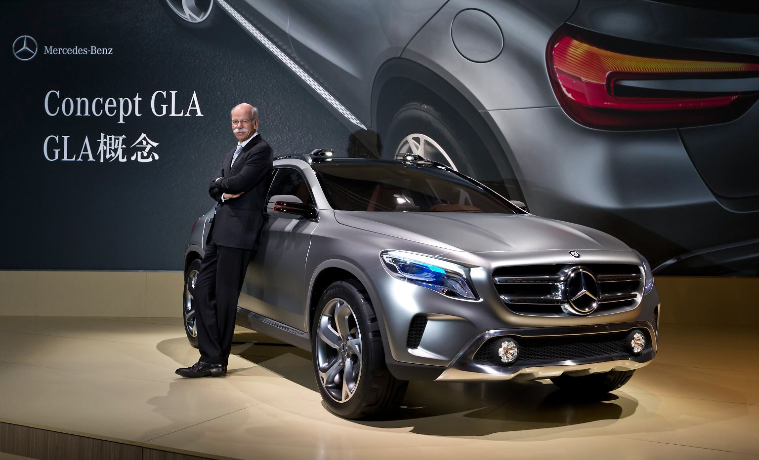 Mercedes präsentiert nach dem Erfolg der A-Klasse und dem extrem schönen CLA in Shanghai die SUV-Version in diesem Segment, den GLA. 