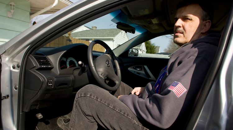 Toyotafahrer Preston Prue (60) bei dem, seinen Angaben zufolge, das Gaspedall klemmte.