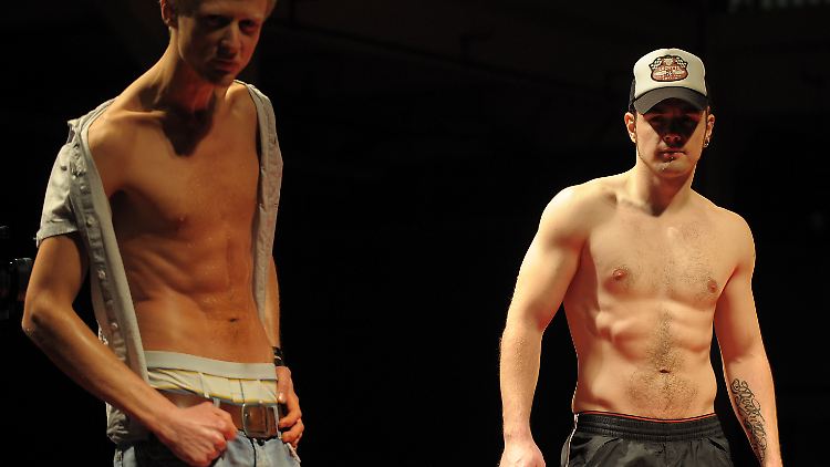 Maskuline Männer sind für kurzfristige Beziehungen für Frauen attraktiv. Softies dagegen taugen eher als Lebenspartner.