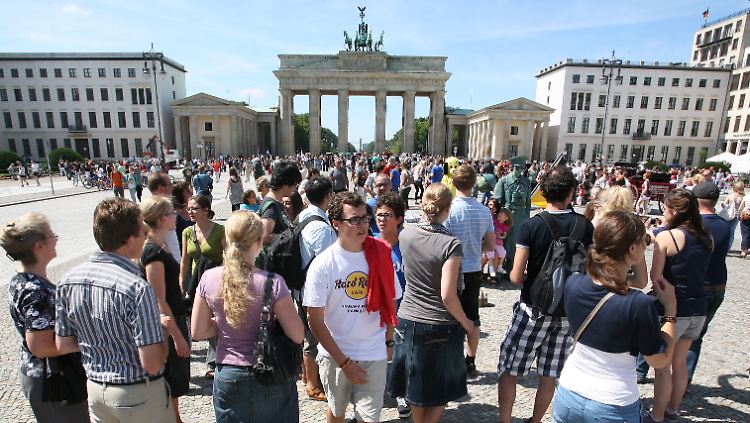 Fünf Prozent pro Kopf - jede Nacht: Berlin will mehr an seinen Touristen verdienen.