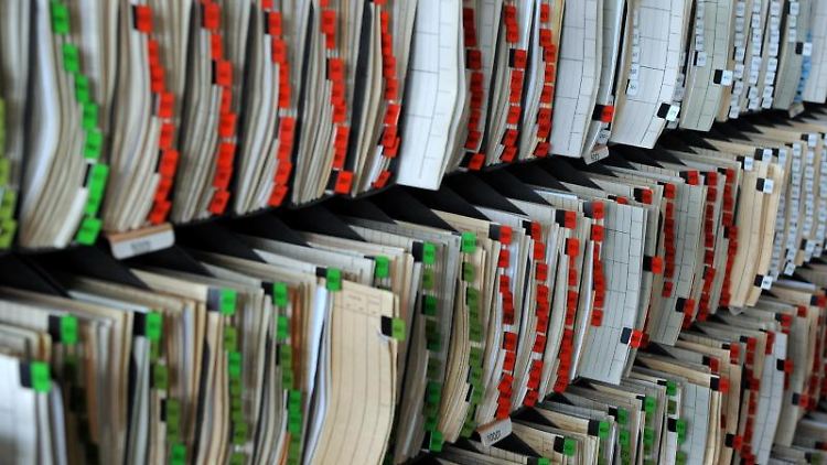 Das "Verkehrszentralregister des Kraftfahrt-Bundesamtes" wird digitalisiert.