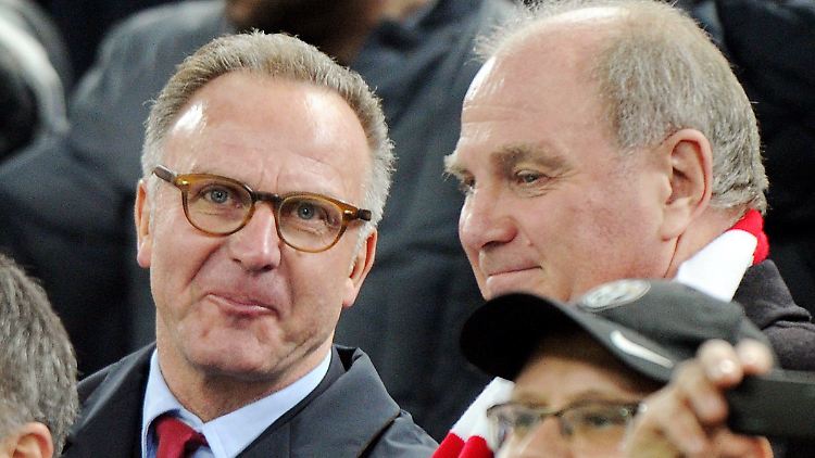 "Ich habe den Eindruck heute ganz klar gewonnen, dass der gesamte FC Bayern total loyal zu unserem Freund Uli Hoeneß steht." Sagt Karl-Heinz Rummenigge über Uli Hoeneß.