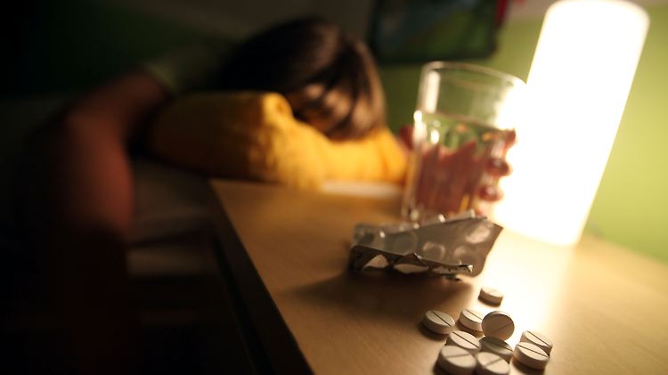 Für viele Betroffene ist der letzte Ausweg Selbstmord - häufig mit Schlaftabletten.