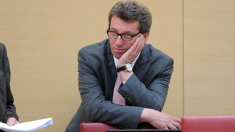 3500 bis 5500 Euro für die Gemahlin: Georg Schmid.