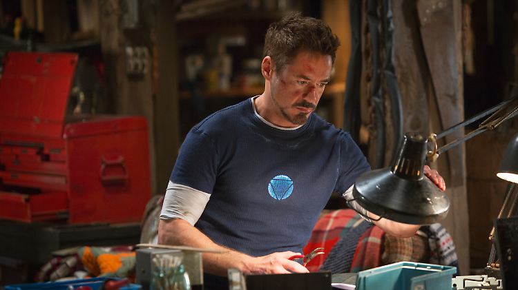 Zurück zu den Wurzeln. Mehr als eine Werkstatt braucht Tony Stark ja nicht, um die Welt zu retten.