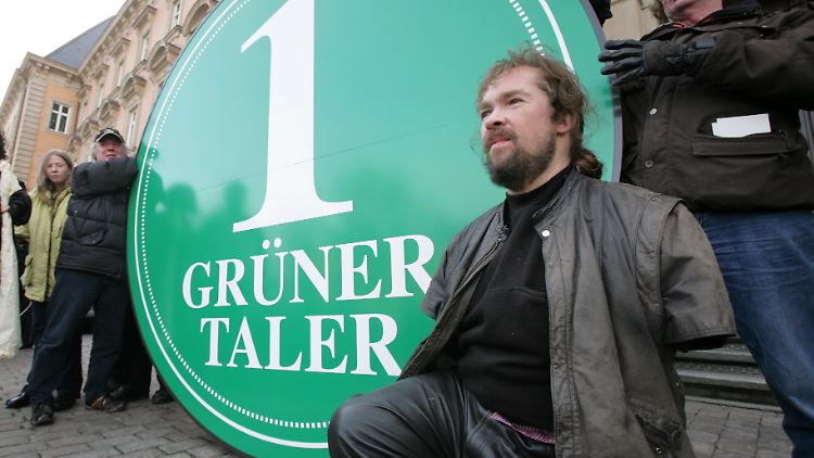 Der "Grüne Taler" ist ein Zeichen des Protests der Contergan-Opfer gegen die Firma Grünenthal. 