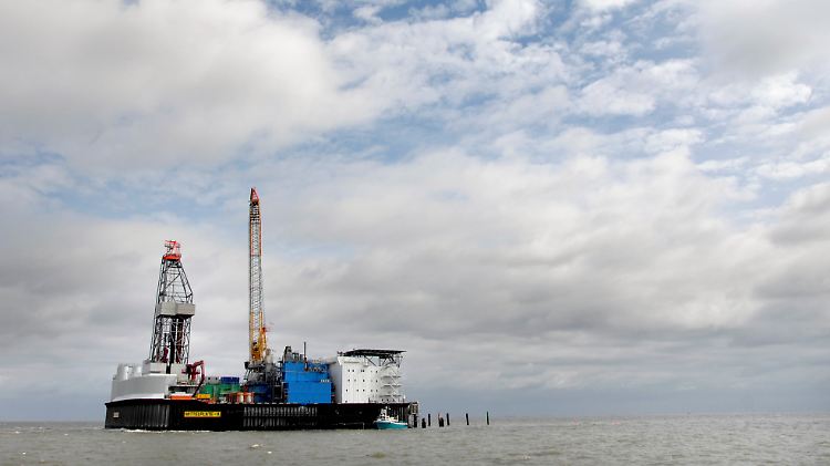 Experten warnen schon lange, dass die Ölbohrinseln das Ökosystem der Nordsee akut gefährden.