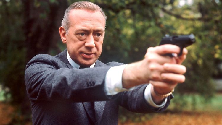 Das war Gott sei Dank nur im Film: Horst Tappert als Derrick.