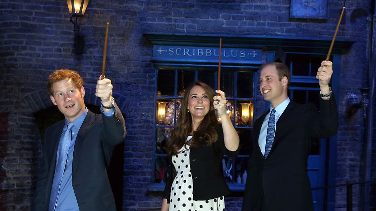 Drei Royals mit dem Zauberstab.