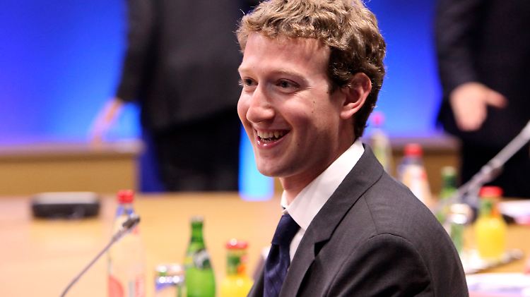 Da freut sich einer: Das Grundgehalt Zuckerbergs stieg 2012 um vier Prozent im Vergleich zum Vorjahr.