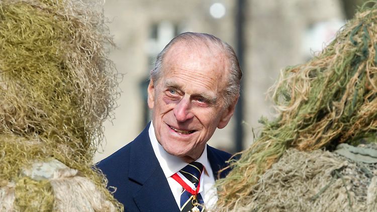 Prinz Philip beim Besuch des 3. Bataillons des königlichen kanadischen Regiments in Toronto.