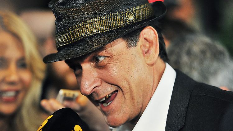 Charlie Sheen wird in diesem Jahr 48 Jahre alt.
