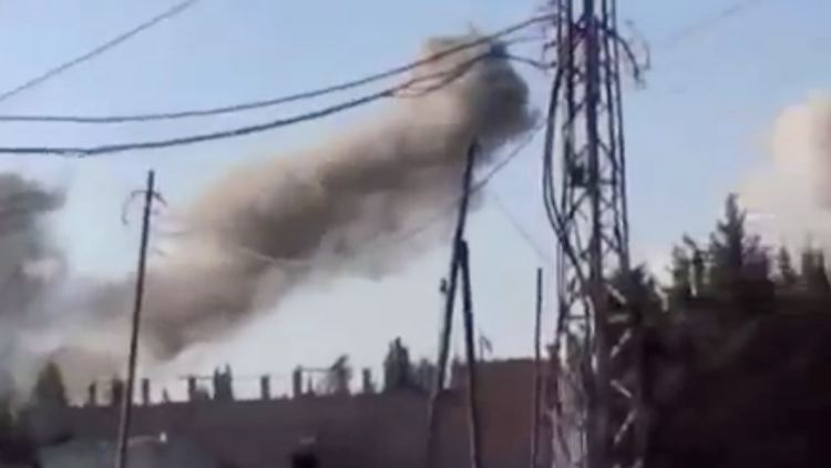 Granaten schlagen in Al-Abadeh ein.