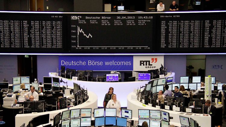 Begrüßung an der Frankfurter Börse: Die RTL Group könnte in den MDax aufsteigen.