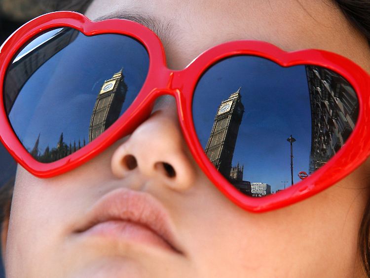 Bei Kindern erreicht etwa 70 Prozent mehr UV-Licht die Netzhaut als bei Erwachsenen.