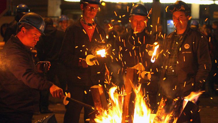 Nachtstreiks sind bei der IG Metall keine Seltenheit - diese Aufnahme stammt aus dem Jahr 2008.
