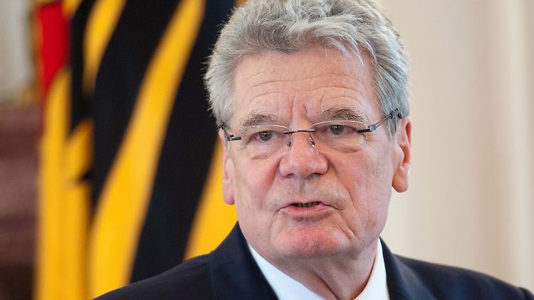 Gauck hat sich ungewöhnlich scharf in die Debatte über Steuerhinterziehung eingeschaltet