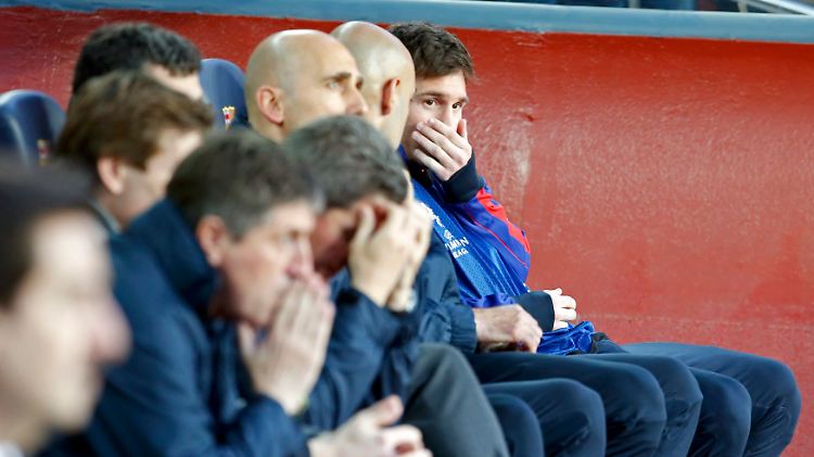 Fassungslose Gesichter auf der Barça-Bank.