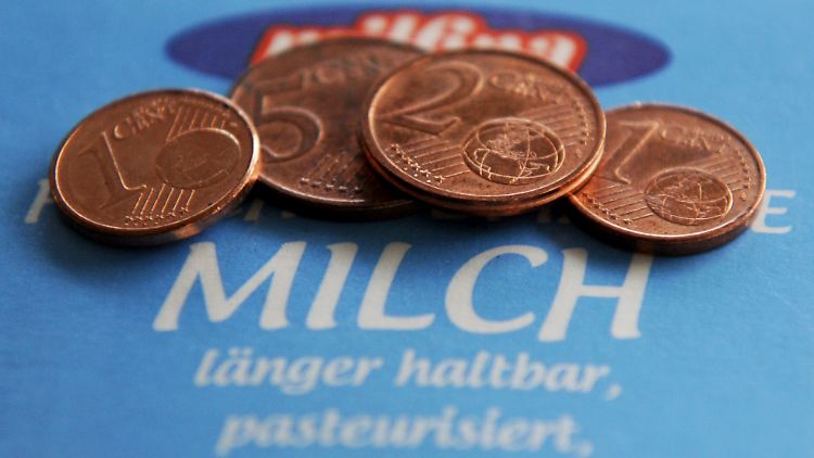 Energie und Futtermittel werden teurer - also steigt auch der Preis für den Liter Milch.