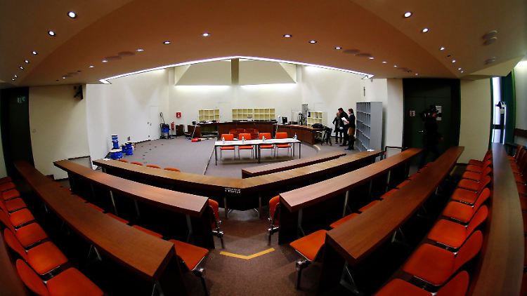 Der Saal 101. Hier soll einer der bedeutendsten Prozesse der deutschen Nachkriegszeit stattfinden.